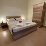 Ammouliani Apartments *